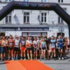 Kilkaset biegaczy na mecie drugiej edycji Świebodzickiej Piątki&Dychy